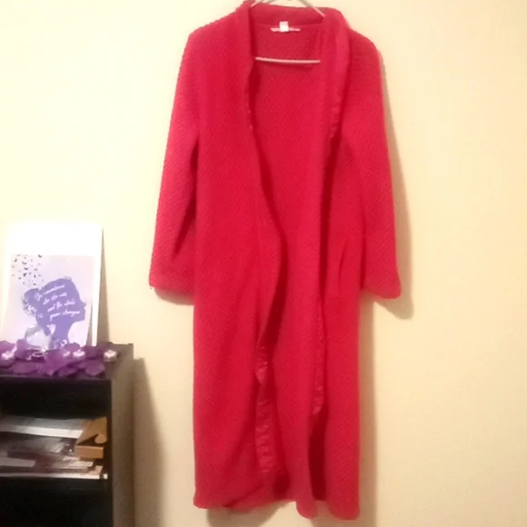 Pink robe - Picture 1 of 2